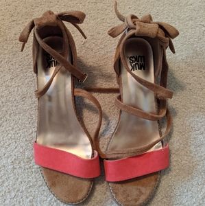 Women's muk Luk Heals